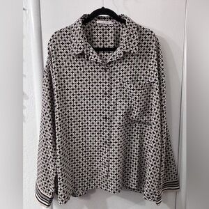 Abercrombie & Fitch 90s Black and White Funky Square Pattern Wide Sleeve Blouse
